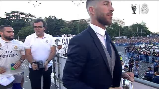 El Real Madrid ofrece en La Cibeles la duodécima Copa de Europa