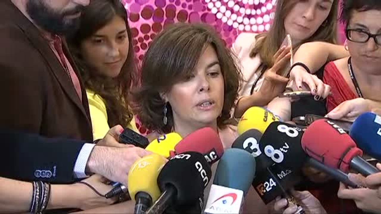 Sáenz de Santamaría: "La democracia tiene poder para evitar el referéndum"