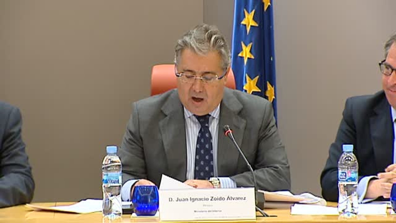 Zoido asegura que los dos detenidos se encontraban en un "avanzado y peligroso proceso de radicalización"