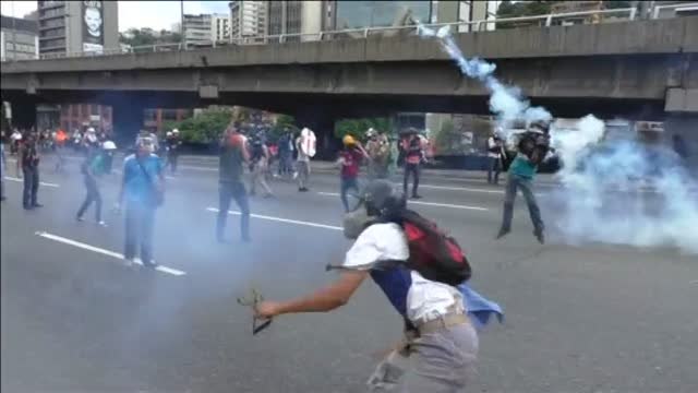 Violentas protestas en Caracas en contra de Nicolás Maduro