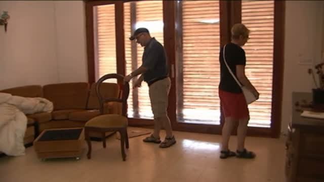 Un matrimonio suizo recupera su chalet de Tarragona ocho meses después de que unos okupas se lo arrebataran