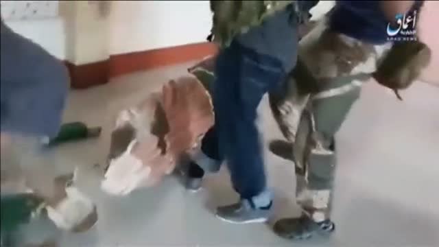 Miembros del ISIS se graban destrozando una iglesia al grito de Alá es grande