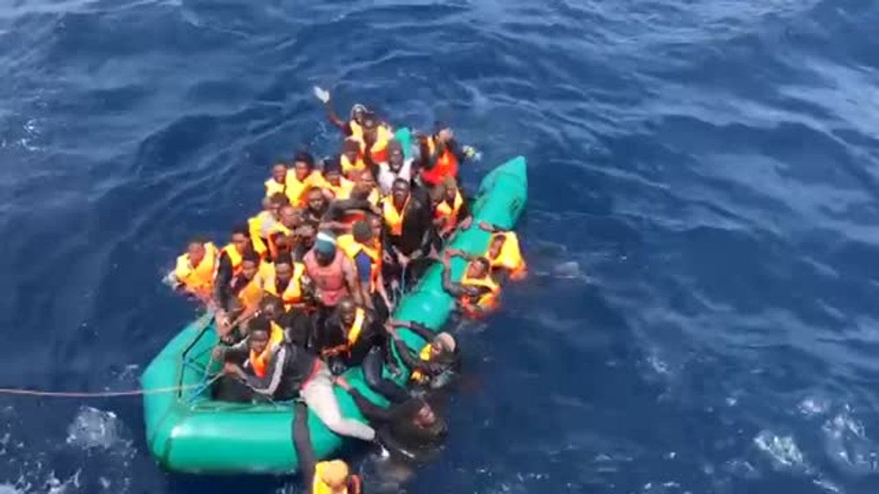 Rescatados 134 migrantes cuando viajaban en 4 pateras por el mar de Alborán