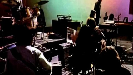 Cuatro fans de Los Beatles llevan el mítico paso de cebra de &#039;Abbey Road&#039; a Santander