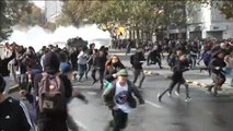 Violentos enfrentamientos entre antidisturbios y estudiantes en Chile por la reforma educativa