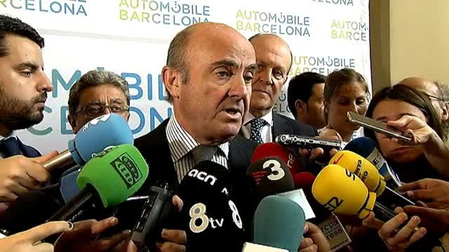 De Guindos: Bankia está analizando la situación del Banco Popular