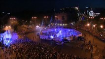 La fuente de la Cibeles comienza a llenarse de aficionados merengues