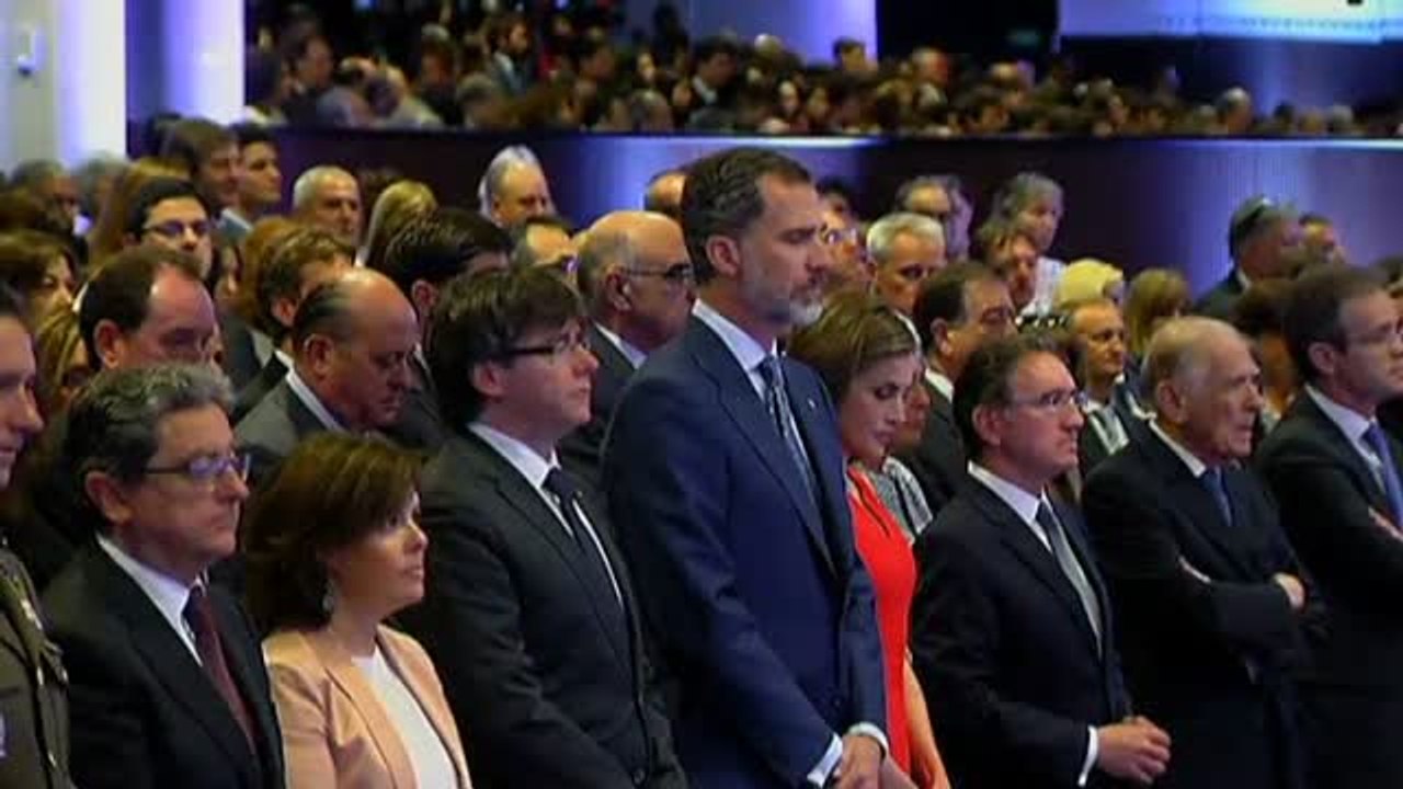 El rey muestra sus condolencias al pueblo británico por el "terrible" atentado de Manchester