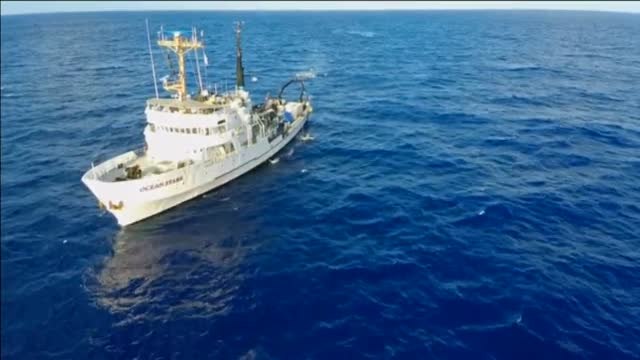 Un joven holandés se propone limpiar de basura el océano