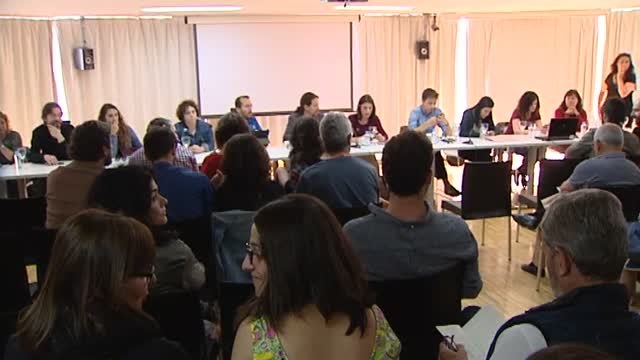 Podemos busca apoyos en la calle para su moción de censura a Rajoy