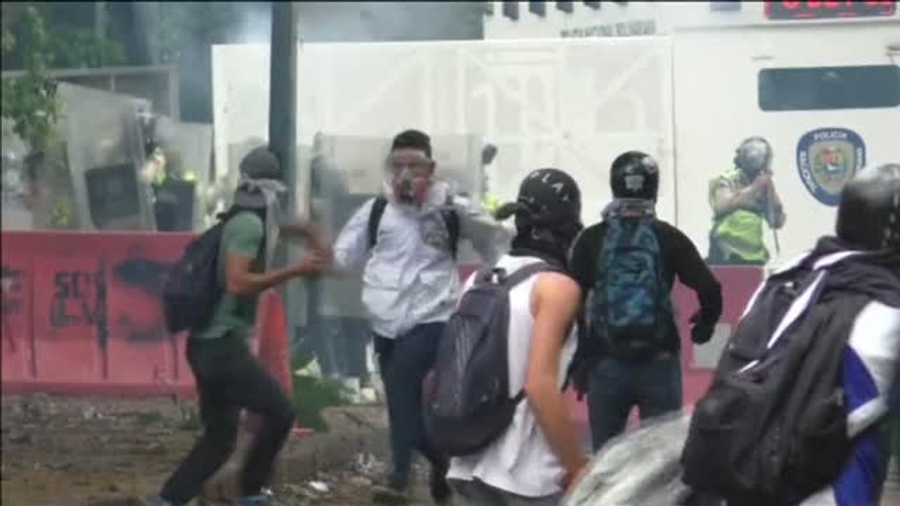 Al menos 35 muertos en las protestas contra el régimen de Nicolás Maduro