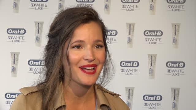 Malena Costa deslumbra con su sonrisa en su sexto mes de embarazo