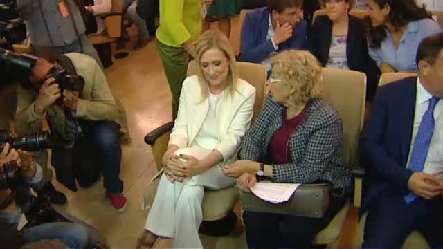 Cifuentes sale a defenderse