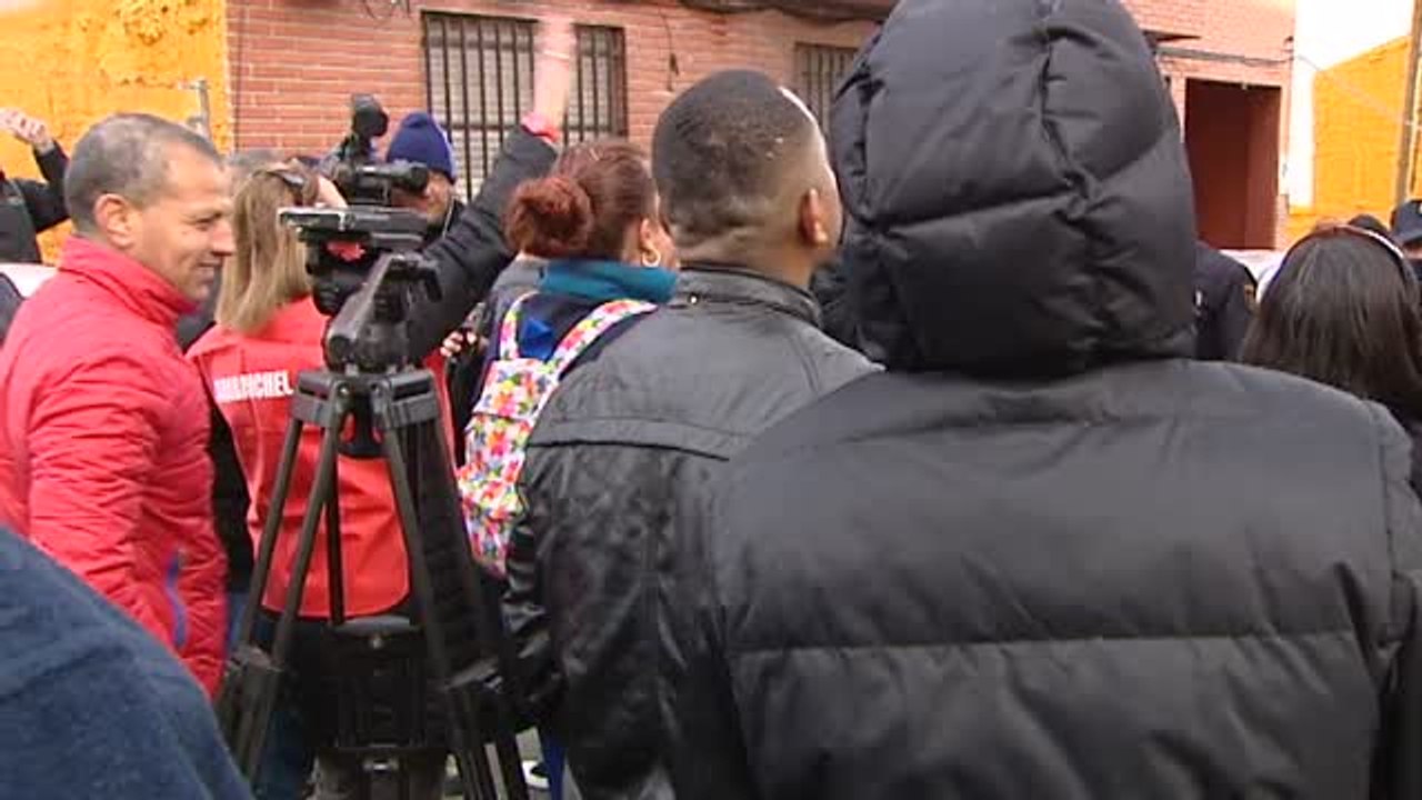 Prorrogan un mes un nuevo desahucio a una víctima del prestamista Arroyo