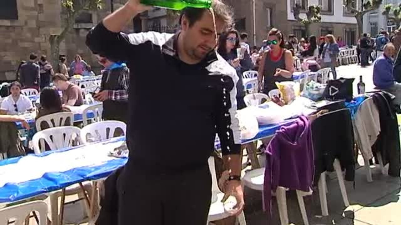 Avilés trata de batir un record de asistencia en su tradicional comida de lunes de Pascua