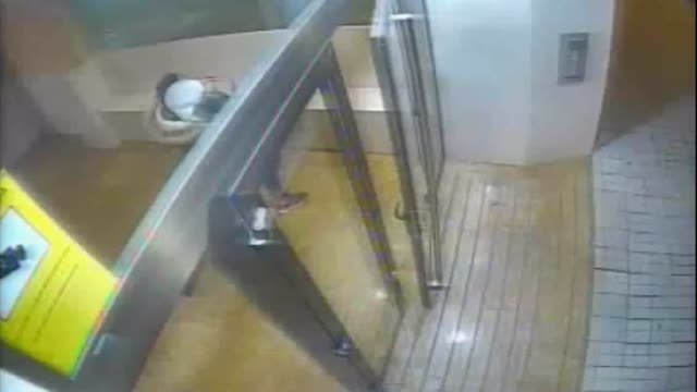 Brutal paliza en un portal de Pamplona