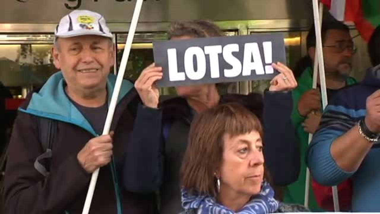 Concentraciones de Sortu contra la corrupción del PP