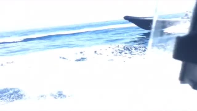 Dos narcos saltan a otra embarcación en alta mar para evitar ser detenidos por la Guardia Civil