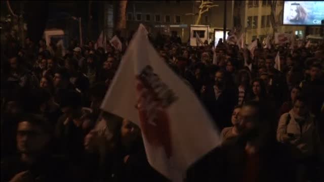 La oposición turca rechaza con caceroladas el resultado del referéndum