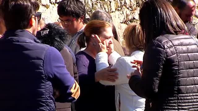 Multitudinaria despedida a los tres marineros fallecidos en la Ría de Pontevedra