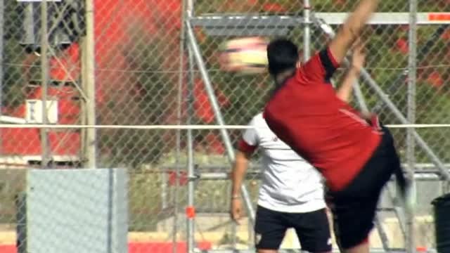 El Sevilla prepara el partido ante el Granada bajo la sospecha de la salida de Sampaoli
