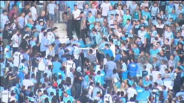 Se entrega a la Justicia el instigador de la muerte de un hincha en las gradas del estadio Mario Alberto Kempes de Córdoba (Argentina)