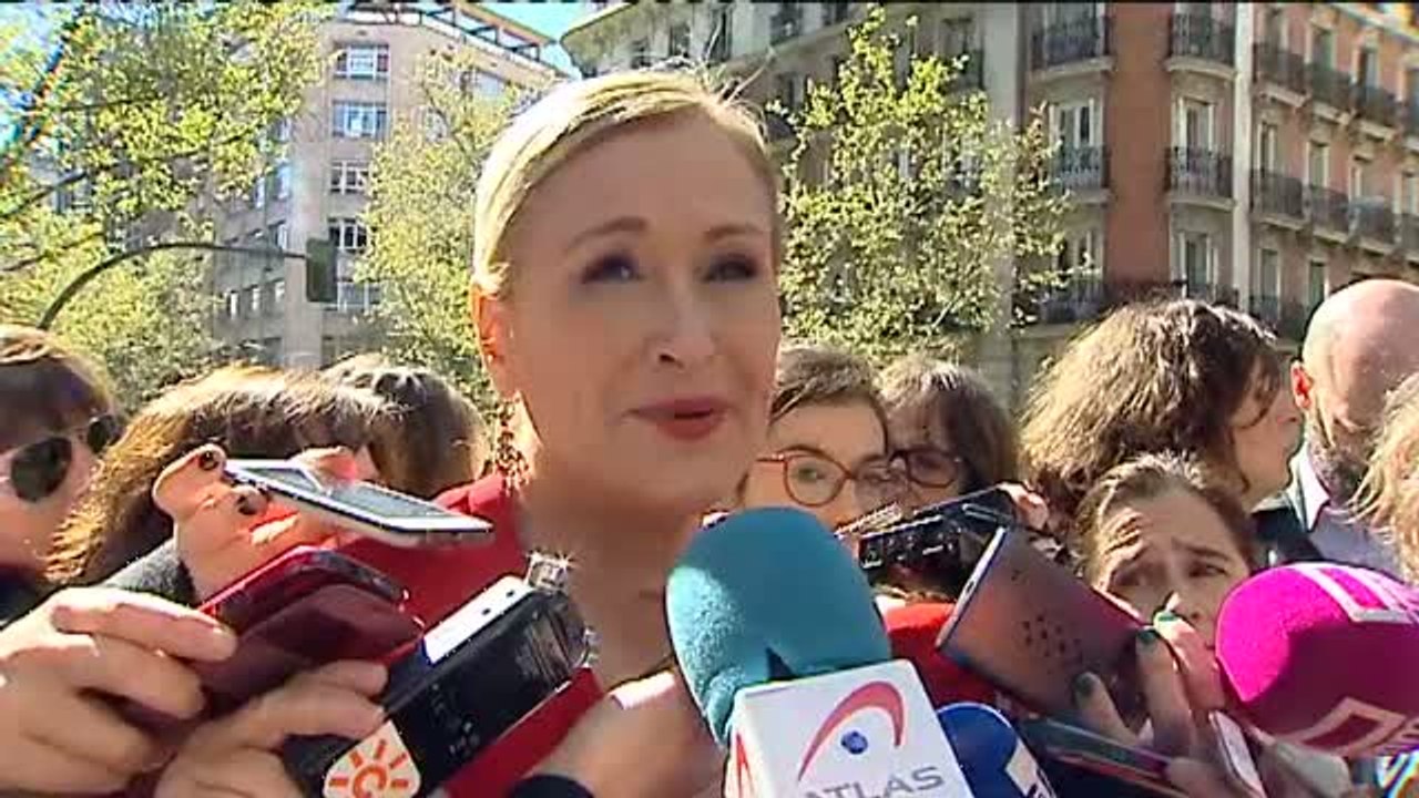 Cifuentes asegura no haber hablado con Esperanza Aguirre sobre la supuesta financiación ilegal de PP de Madrid