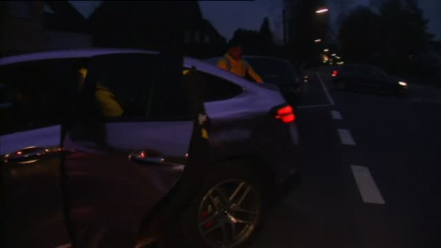 La policía alemana investiga las explosiones al paso del autobús del Borussia Dortmund