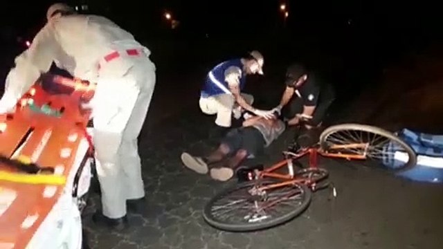 Homem fica ferido ao cair de bicicleta no Trevo Cataratas