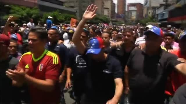Nuevas protestas de la oposición en Caracas acaban de forma violenta