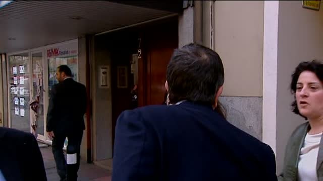 Emotivo abrazo entre Pedro Sánchez y Patxi López en Ferraz