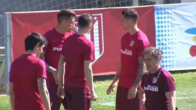 El Atlético se entrena sin Gameiro y Gaitán