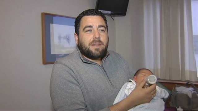 En este día del Padre también han nacido muchos bebés y sus papás lo celebran