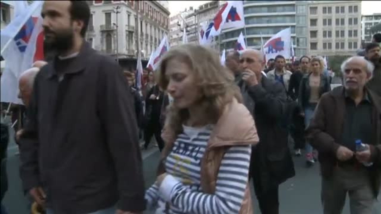 Manifestación en Atenas para protestar contra las nuevas medidas de austeridad