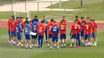 Lopetegui complace a los jugadores: la selección no pasará la noche en Gijón