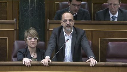 Intenso trabajo para Ana Pastor en el pleno del Congreso