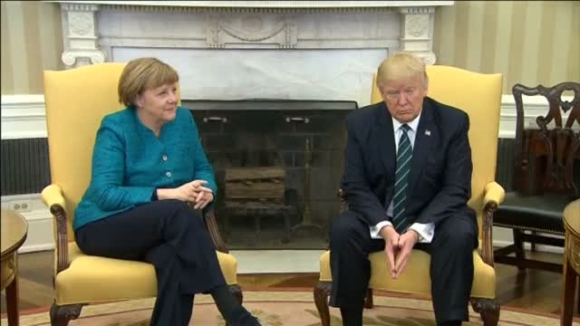 Encuentro sin apretón de manos entre Trump y Merkel