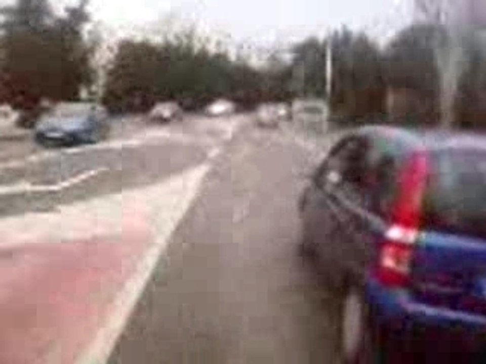 course a 2 sur ma derbi en pleine ville marseille