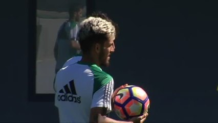 Víctor Sánchez tiene la plantilla casi al completo a su disposición para la visita al Bernabéu