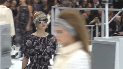 Chanel convierte París en una estación espacial
