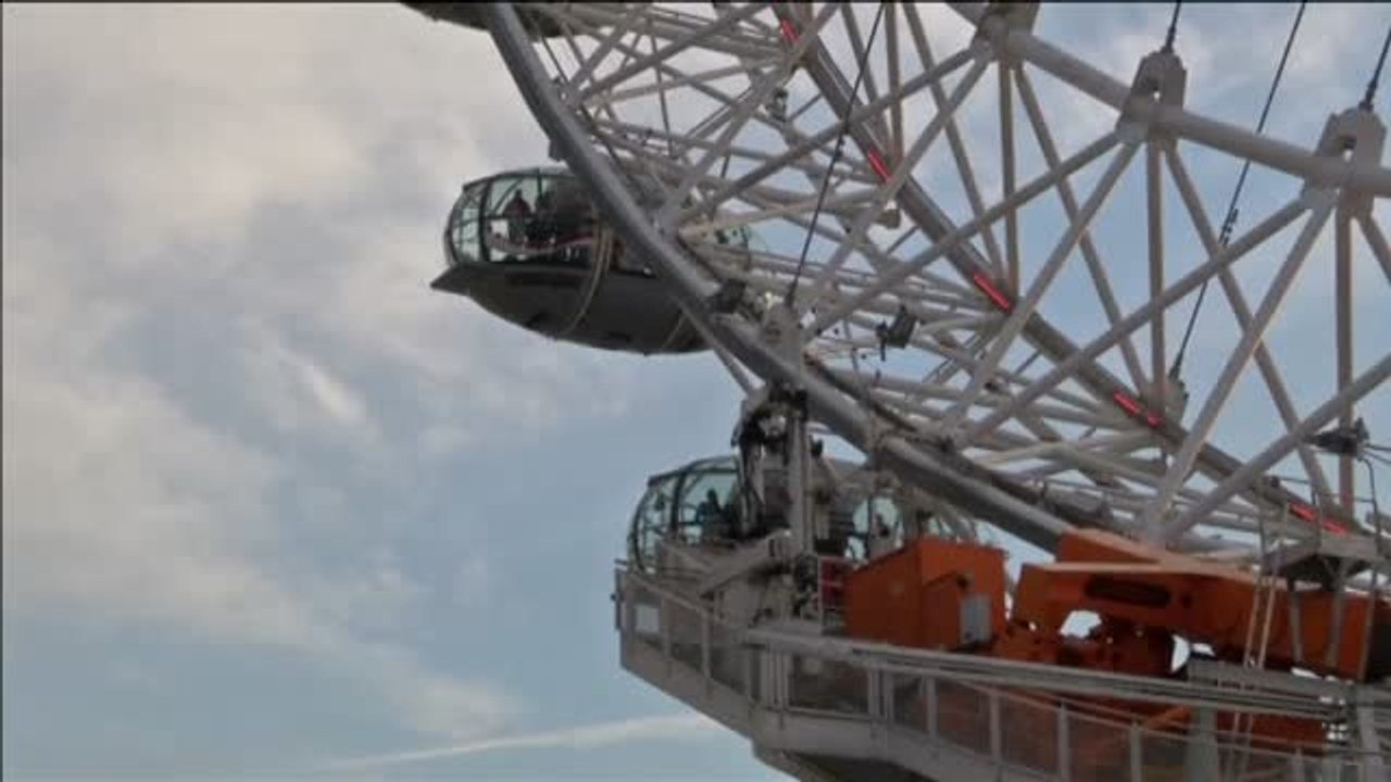 Un centenar de alumnos españoles, atrapados en el London Eye durante horas por el atentado