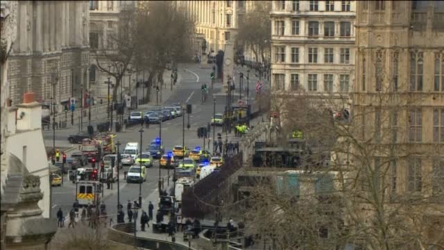 El atentado de Westminster obliga a la evacuación del Parlamento en plena sesión al Gobierno