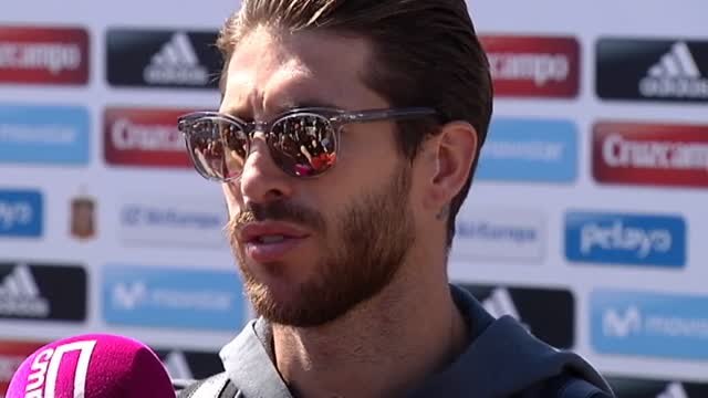 Sergio Ramos y Piqué se reencuentran en la concentración de la selección española