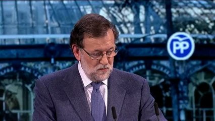 Rajoy: "Que ETA se desarme y de paso, que se disuelva"