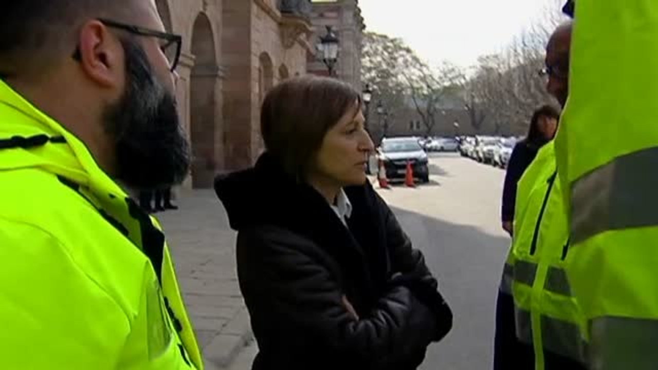 Forcadell a los estibadores: "Entiendo vuestras reivindicaciones y espero que os vaya muy bien"