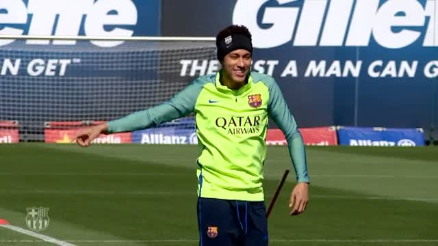 El Barça entrena con un ojo puesto en el sorteo de la Champions