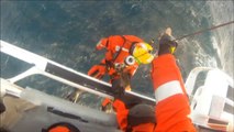 Rescatados ocho marineros tras incendiarse su pesquero