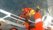 Rescatados ocho marineros tras incendiarse su pesquero
