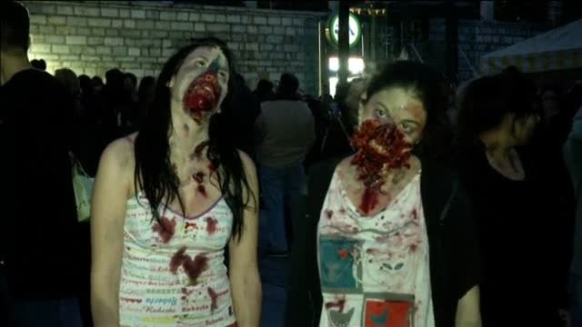 Zombis, vampiros y monstruos, protagonistas del carnaval en Atenas