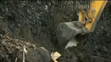 Descargar video: Al menos 46 fallecidos en el derrumbe de toneladas de basura de un vertedero